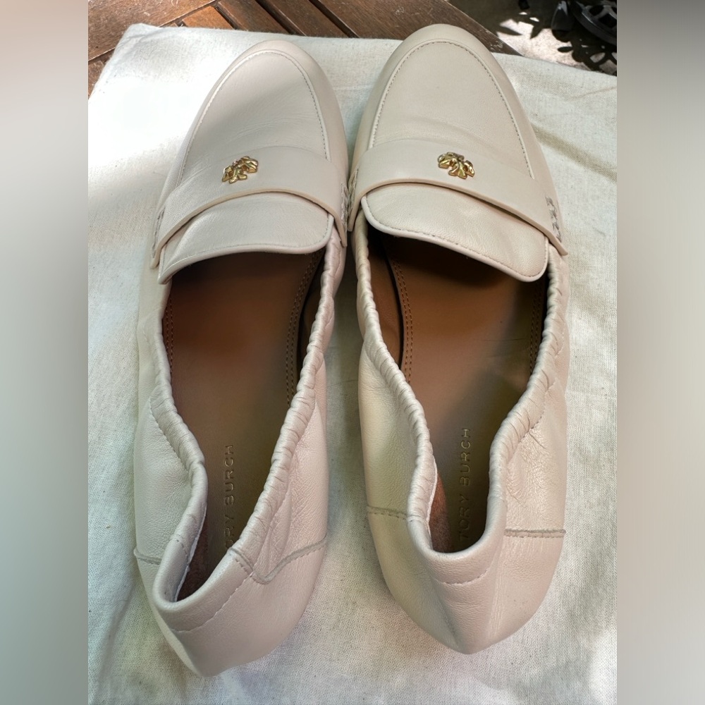 Tory Burch Ballet Loafers Size 9 women in New Cream color